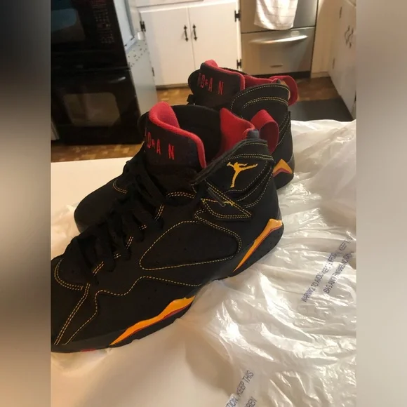 Jordan - Nike shoes - Picture 3 of 5